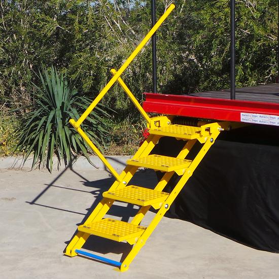 Side truck trailer steps